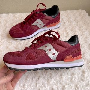 Saucony Shadow Original Retro Style Sneaker in Raspberry Magenta Pink 9